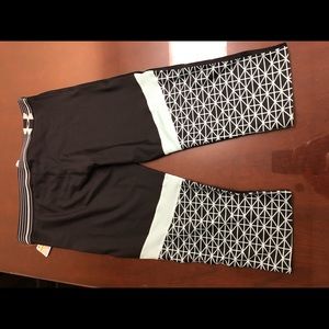 Under Armor Capri workout pants